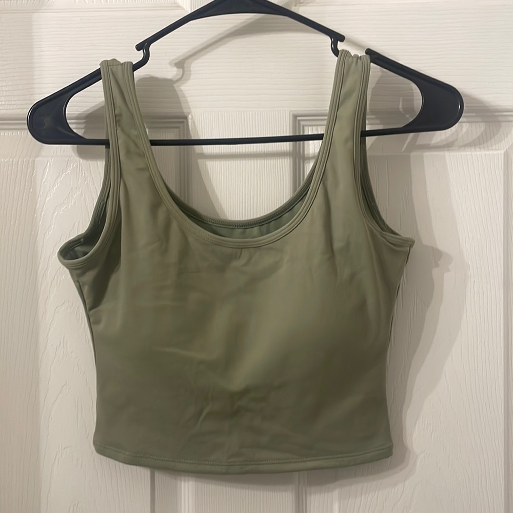 Klassy network scoop neck brami crop💚